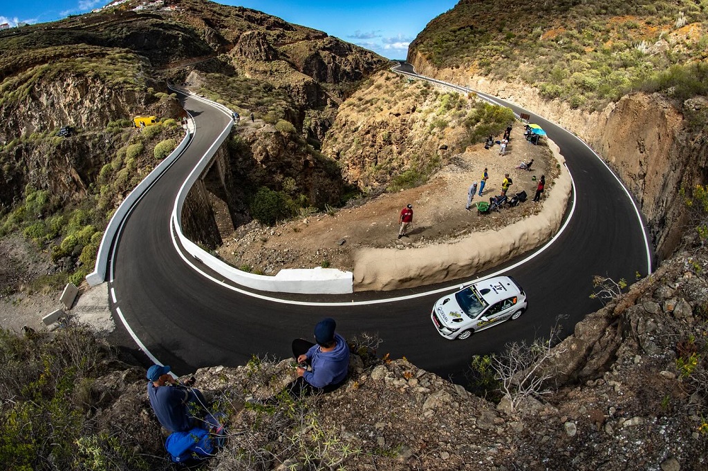 Neljapäeva õhtul 1,80 km pikkuse publikukatsega alanud Rally Islas Canarias jätkus reedel kuue kiiruskatsega. The post ERC Kanaari saarte ralli reedene võistlus